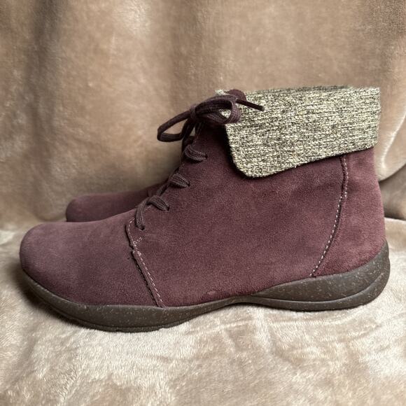 Clarks Roseville Lace Burgundy Ankle Bootie Lace-Up Suede Leather Women's 9.5 M‎ - Picture 3 of 8